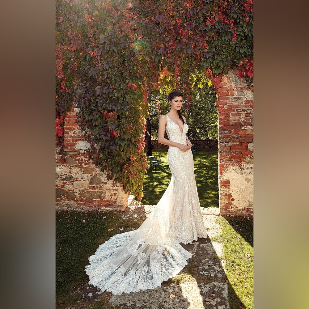 Size 8 Lace Wedding Dress